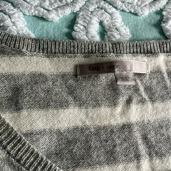 Gap striped bow tie sweater - Picture 5 of 5